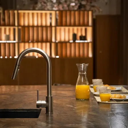 City Center - Avenue Luxury Apartment - Private Free Parking Sevilla Buitenkant foto